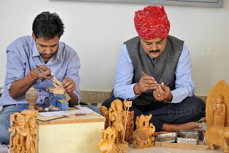 Mahesh jangid and rohit jangid carving, jaipur, rajasthan, Asia, India NO MR