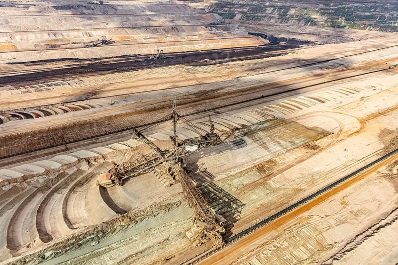 The Hambach opencast mine is the largest opencast mine operated by RWE Power AG in North Rhine-Westphalia. The municipalities of Niederzier, Düren district, and Elsdorf are affected