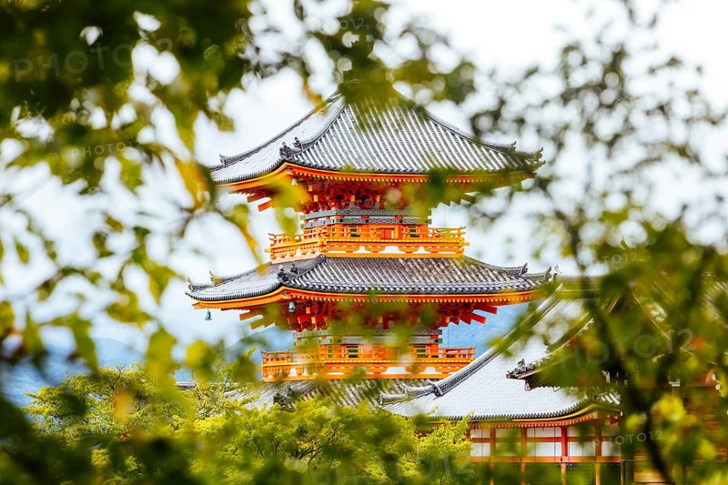 The iconic Kiyomizu-dera temple and mountain view on a sunny spring day in Kyoto, Japan, Kyoto, Japan, Asia