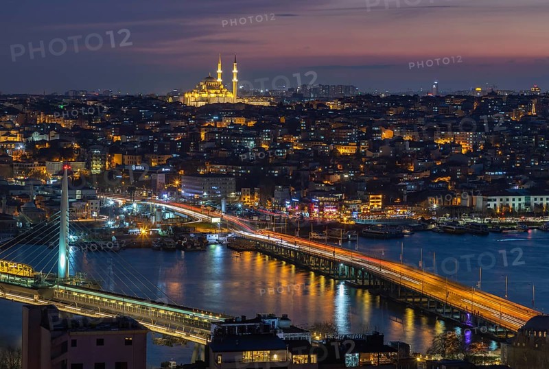 A picture of the Ataturk Bridge and the Yavuz Sultan Selim Mosque at night
