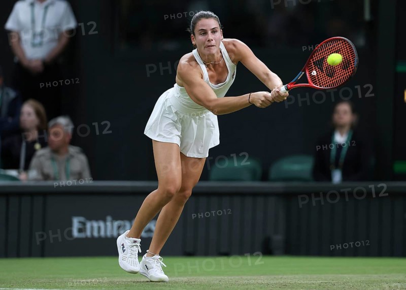 US tennis player Emma Navarro in action at the 2024 Wimbledon Championships, London, England, United Kingdom, Europe