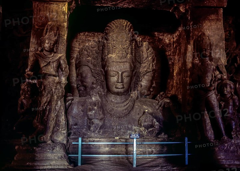 Trimurti mahesh murti statue, elephanta cave, maharashtra, India, Asia