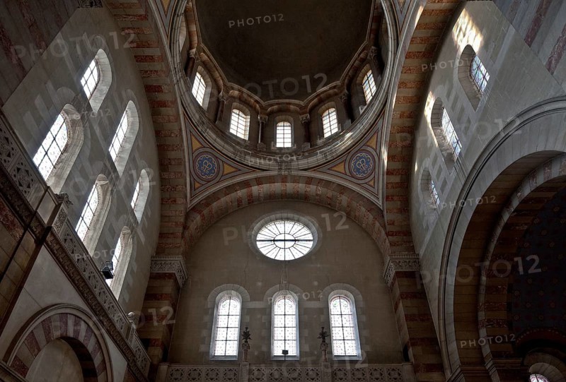 Built 1852-92, west transept, oblique view upwards, St., Sankt, Saint