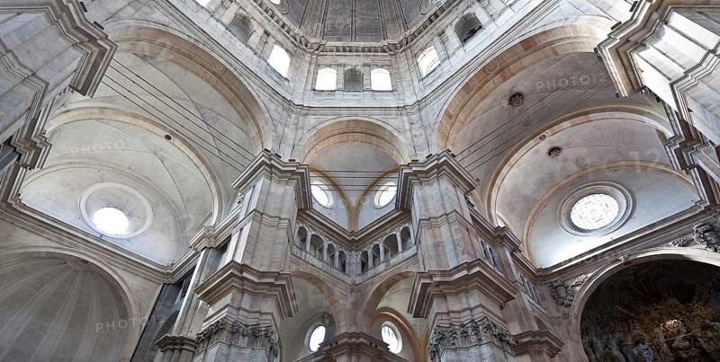 Italy Pavia 89726 Cathedral Start of construction 1488 Main construction period 16 - 18 c. Completed only in 1936 Dome tambour around 1750 Dome vaulting 1885 Central room View from south-west