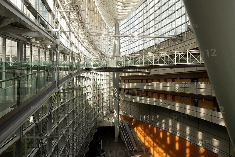 Curtain wall, suspension bridges, Tokyo International Forum, architect Rafael Vignoli, Tokyo, Japan, Asia