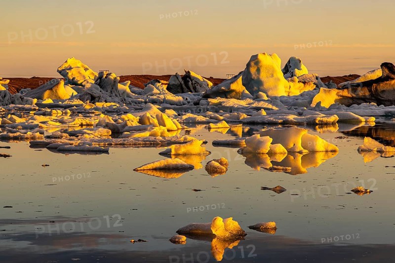 Evening at Jökulsarlon, south coast, Iceland, Europe