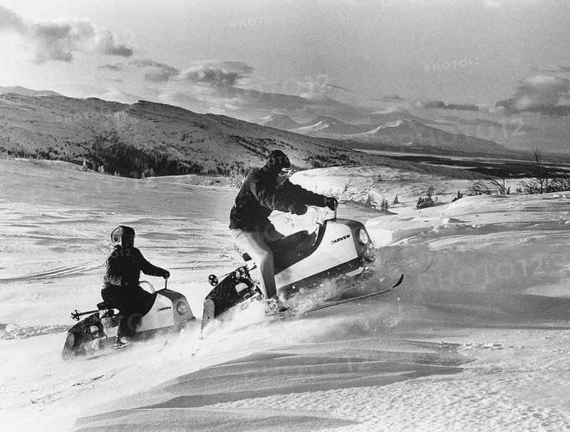 Larven (The caterpillar) A Swedish unconventional snowmobile that has now reached cult status. It consisted of a long caterpillar track with a seat where the driver sat and steered with the help of his weight and with his skis. It was launched in 1965 and manufactured by the company Lenko in Östersund, founded by Lennart Nilsson. When it was launched, it cost SEK 3, 000. About 4, 500 examples were built in total. Top speed was 48 km/h. The caterpillar was propelled forward with fiberglass-reinforced plastic bands. The caterpillar was 178 cm long, 81 cm wide with a total weight of 76 kg. Aluminum chassis and split in the middle. The engine is located in the rear carriage