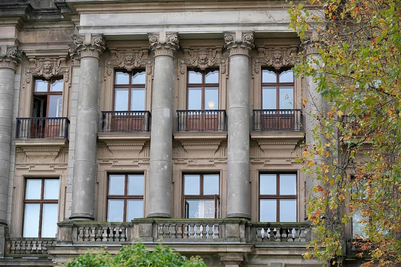 Empty balcony at the German Parliamentary Society building behind the Reichstag during the coalition negotiations between CDU, CSU, FDP and The Greens about a possible Jamaica coalition, government district Berlin, Germany, Europe