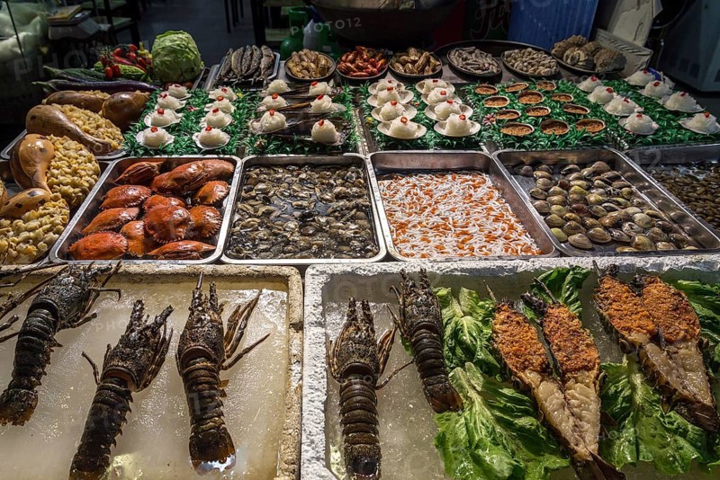Gourmet mixed fresh seafood on display at xiamen street market china