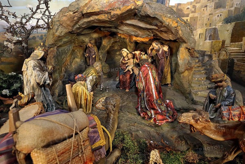Christmas cot