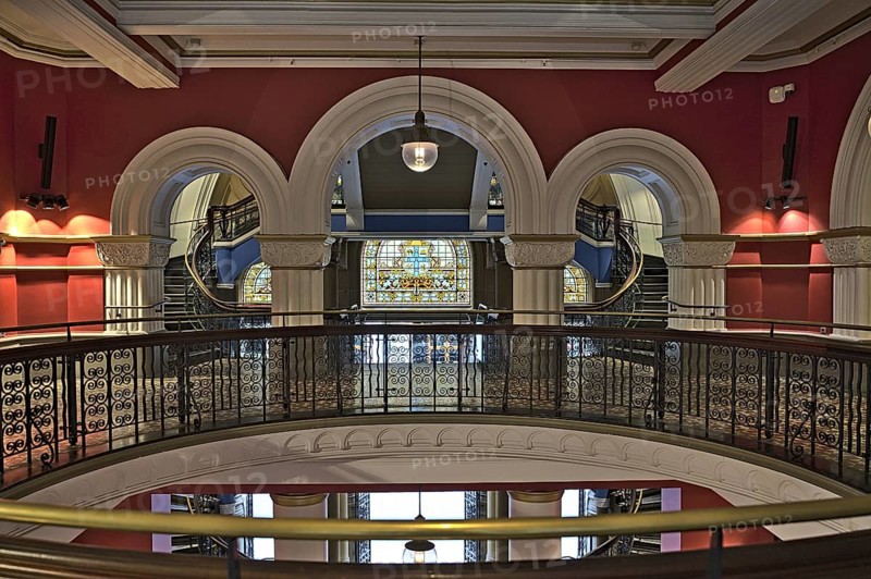 Queen Victoria Building inside without people during Corona times