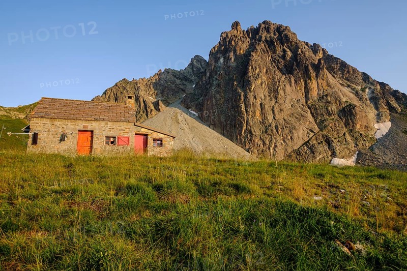 Pombie shelter, Pyrenees National Park, Pyrenees Atlantiques, France, Europe