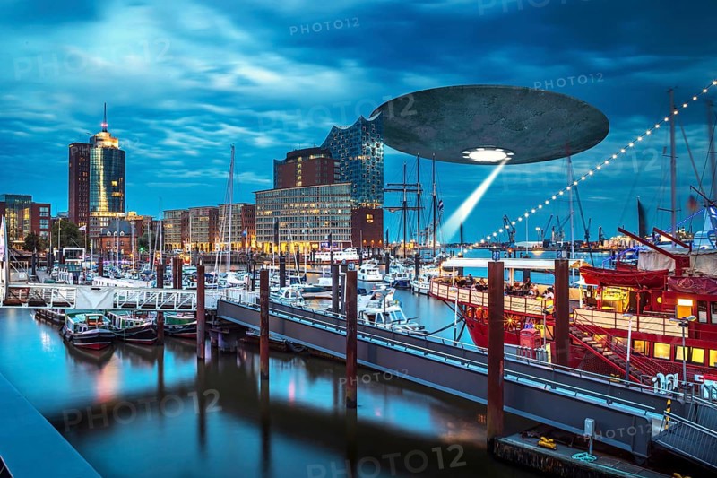 An UFO on approach in the port of Hamburg