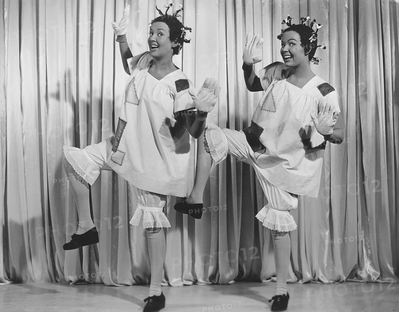 Dancing in the 1940s. Betty Grable and June Haver during the recording of the film The Dolly Sisters 1945