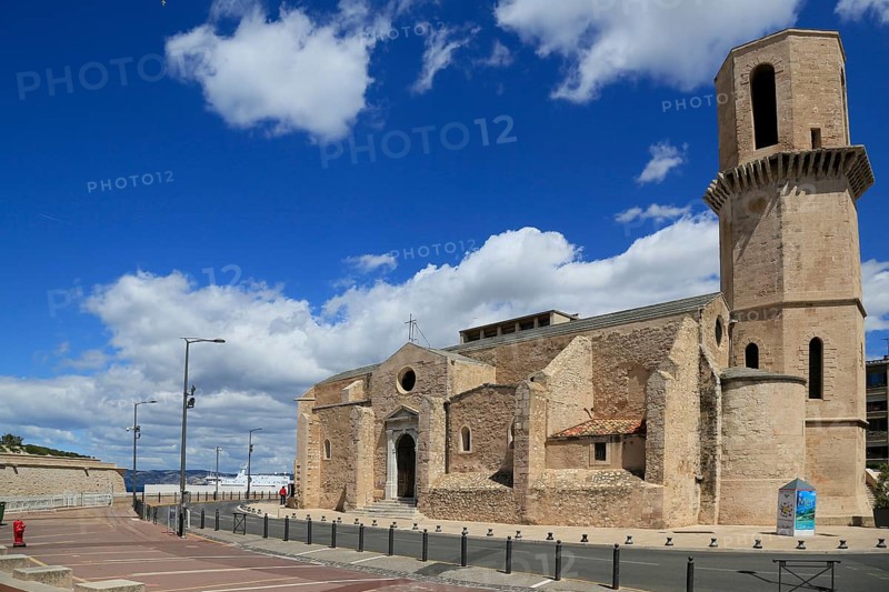 Saint Laurent church above the harbour entrance to the Vieux Port, Marseille, Bouches du Rhone department, Provence Alpes Cote d'Azur region, France, Mediterranean Sea, Europe