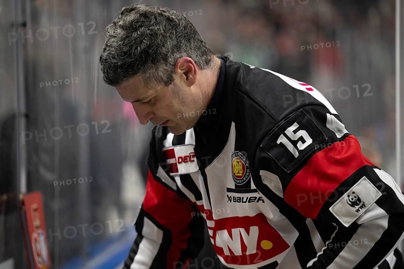 LanxessArena, North Rhine-Westphalia, Christopher Schadewaldt (Referee, #15), PENNY DEL, Kölner Haie- Augsburger Panther on 05/01/2025 at the LanxessArena in Cologne Germany