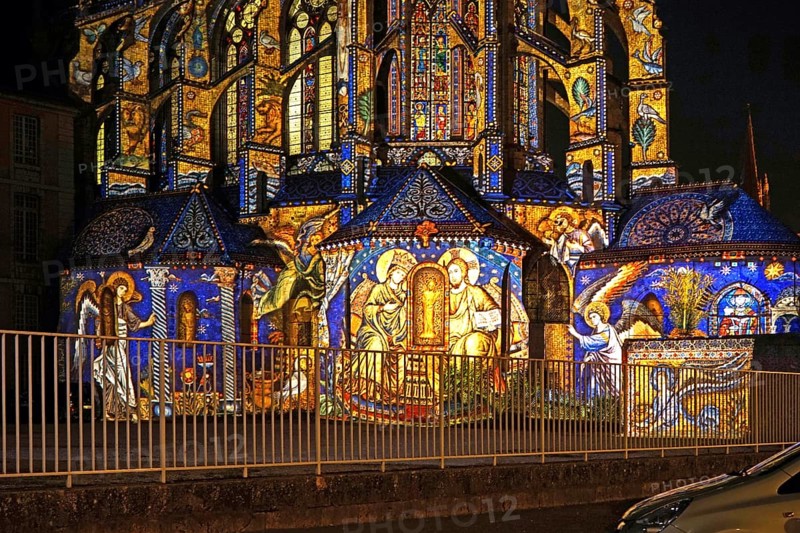 Church of Saint Pierre, illuminated, Chartres en Lumieres