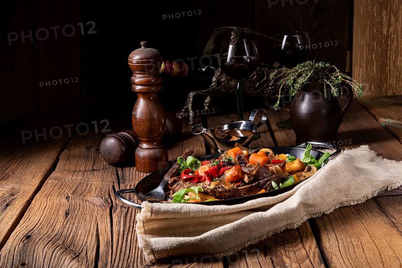 Tender beef with various vegetables