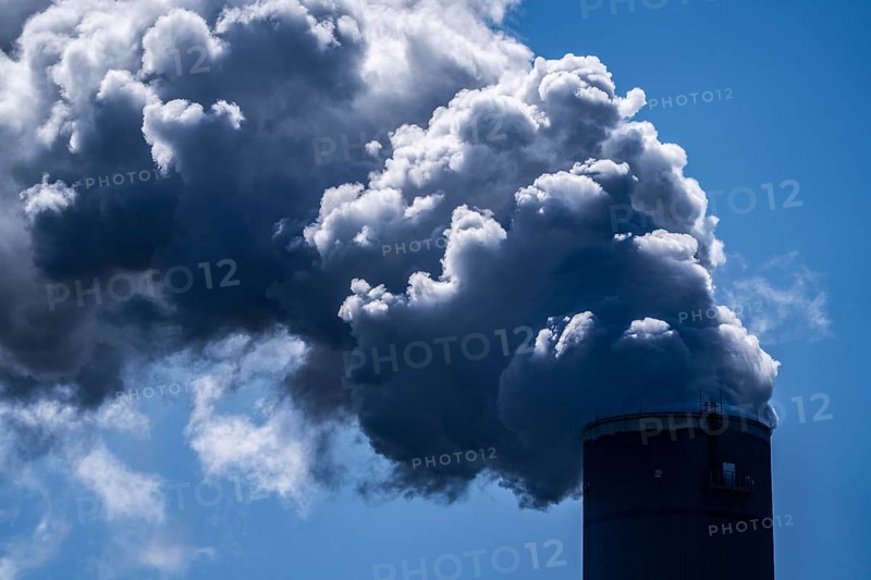 Chimney of the UNIPER coal-fired power plant Maasvlakte, in the harbour of Rotterdam, Netherlands
