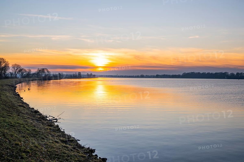 Ladscape of a sunset at the Danube river shore, Wörth an der Donau, Regensburg, Upper Palatinate, Bavaria, Germany, Europe