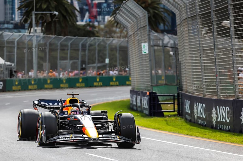MELBOURNE, AUSTRALIA, APRIL 9: Max Verstappen drives the number 1 Oracle Red Bull Racing RB18 during practice at the 2022 Australian Grand Prix