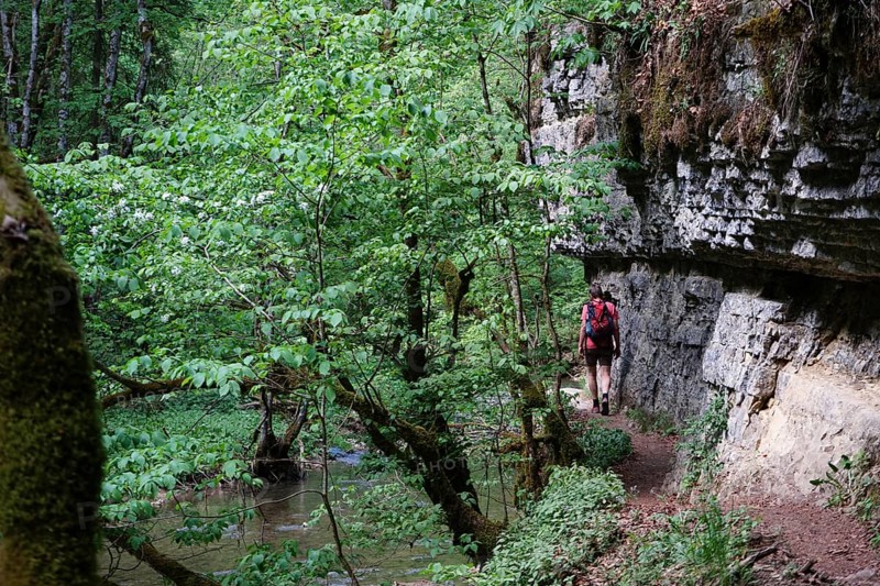 Hiker, hiking trail, Gauchachschlucht, Schluchtensteig, Gauchach, southern Baar, Baden-Württemberg, Germany, Europe