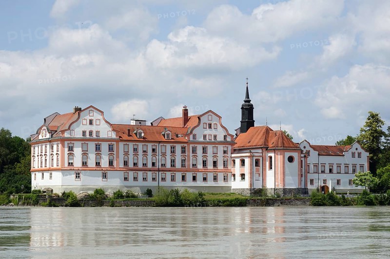 Castle Neuhaus am Inn, seen from Schärding, baroque moated castle, Neuhaus am Inn, Inn, Innviertel, Lower Bavaria, Bavaria, Schärding, Germany, Europe