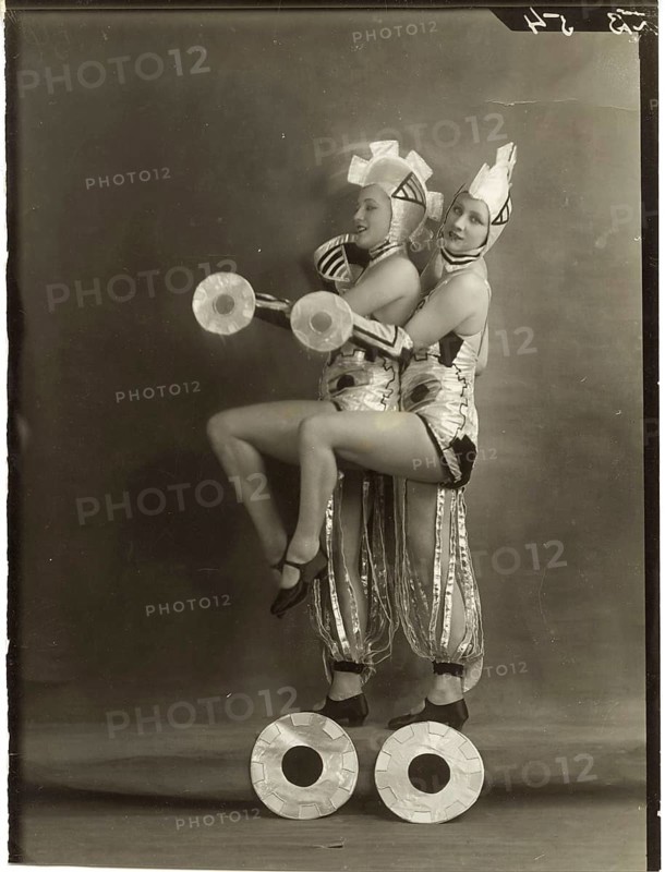 Varietee, Acrobats, Disguise, 1920s, Germany, Europe