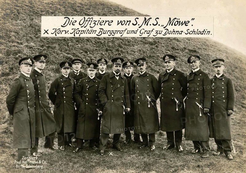 The officers of SMS Möwe. Corv. Captain Burggraf and Count zu Dohna-Schlodin, 1914 - 1918, 1st World War, reproduction of a war postcard