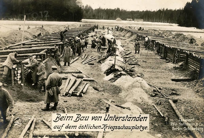 Building shelters on the eastern theatre of war, 1914 - 1918, World War I, reproduction of a war postcard