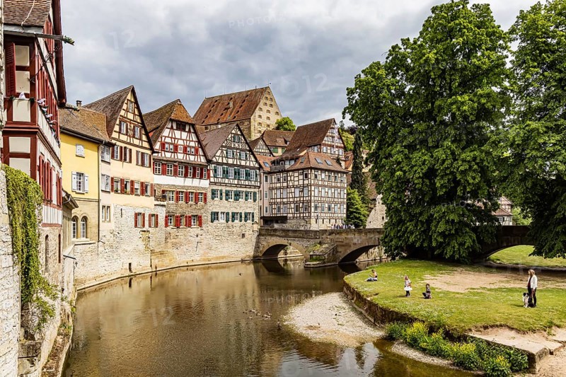 Town view with half-timbered houses worth seeing in the historic old town of Schwäbisch Hall, Baden-Württemberg, Germany, Europe