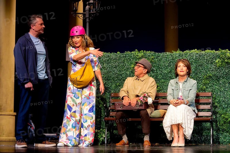 Janina Hartwig, Caroline Beil, Dieter Landuris, Hardy Krüger, FISCH SUCHT FAHRRAD, photo rehearsal on 14.05.2025 at the palace gardens Theatre, Berlin, premiere: 17.05.2025