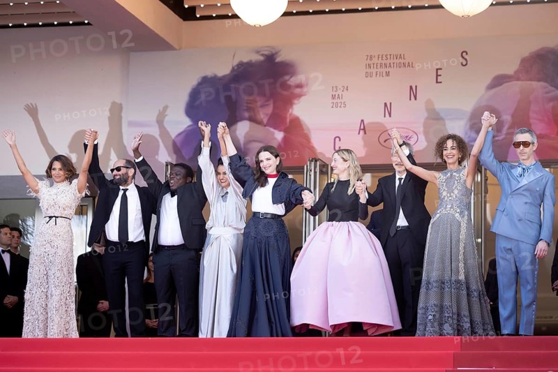 Cannes, France - 24.5.2024: Juliette Binoche, Jury President of the 78th Cannes Film Festival, and Jury Members (L-R) Halle Berry, Payal Kapadia, Alba Rohrwacher, Leila Slimani, Dieudo Hamadi, Hong Sang-soo, Carlos Reygadas, Jeremy Strong during the Closing Ceremony at the 78th Cannes International Film Festival. The film festival will take place from 13 to 24 May 2025