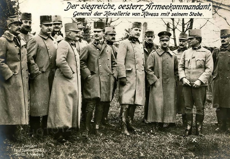 The victorious Austrian army commander, General of the Cavalry von Kövess with his staff, 1914 - 1918, 1st World War, reproduction of a war postcard