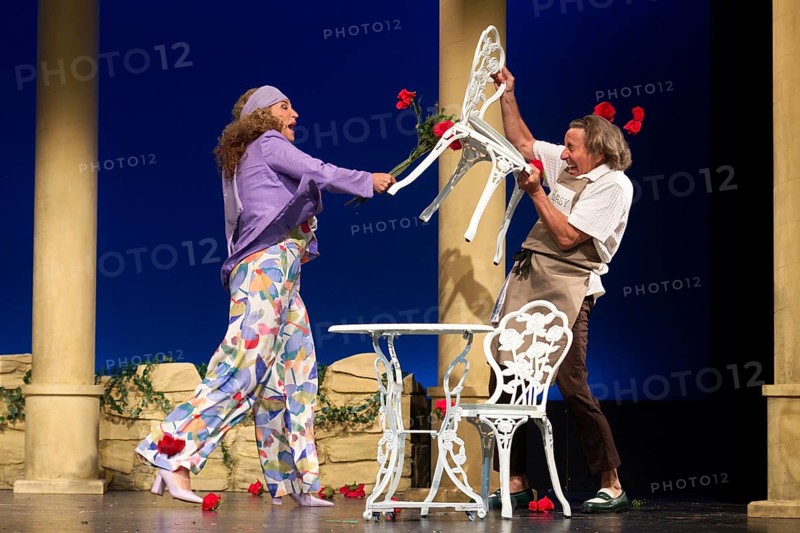 Caroline Beil, Dieter Landuris, FISCH SUCHT FAHRRAD, photo rehearsal on 14.05.2025 at the palace gardens Theatre, Berlin, premiere: 17.05.2025