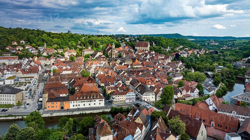 Town view of Schwäbisch Hall. View of the sights of the old town with the parish church of St Michael. Aerial view. Schwäbisch Hall, Baden-Württemberg, Germany, Europe