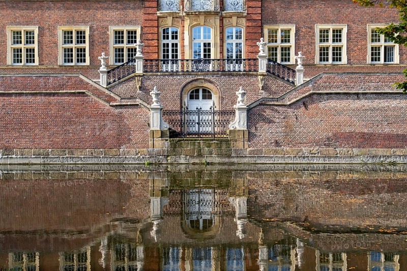 Ahaus Baroque and moated castle, today the seat of the Ahaus Technical Academy, Ahaus, Münsterland, North Rhine-Westphalia, Germany, Europe