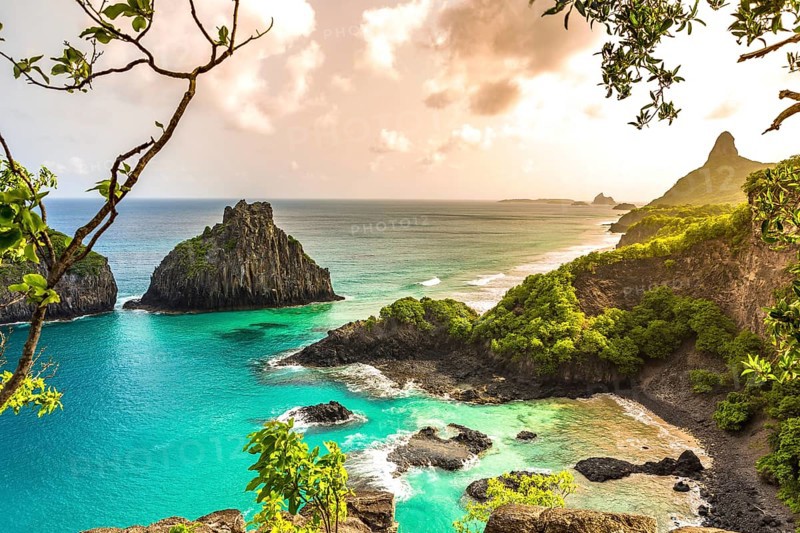 Fernando de Noronha, Brasil. Turquoise water around the Two Brothers rocks, UNESCO World Heritage Site, Brazil, South America