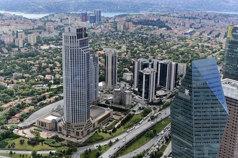 Hotel SAPPPHIRE, Viewing platform 226m high, View from Istanbul Sapphire, Modern buildings and green spaces along a street in an urban environment, Istanbul, Istanbul Modern, Istanbul, Turkey, Asia