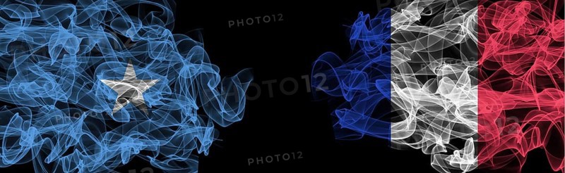 Flags of Somalia and France on Black background, Somalia vs France Smoke Flags