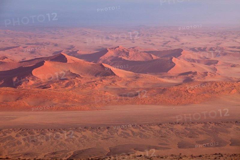 Hot air balloon ride over the Namib in the Namib-Naukluft National Park in Namibia