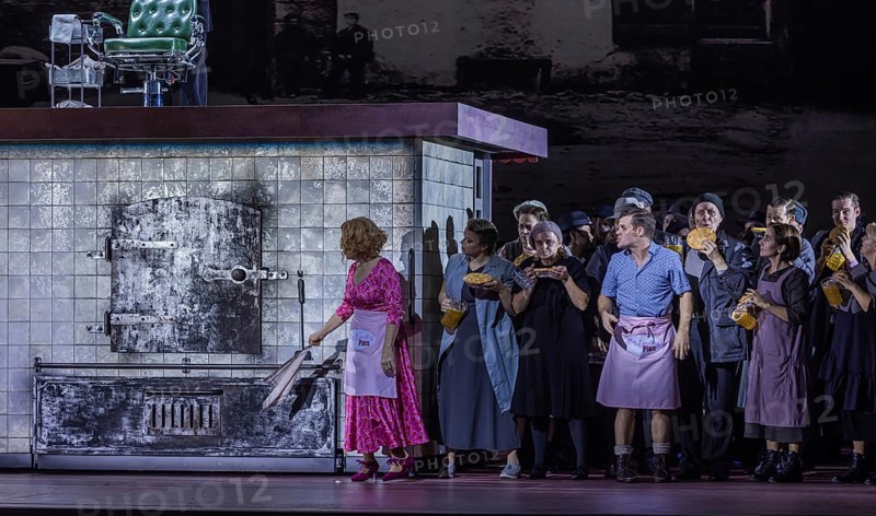 BERLIN, Germany - November 2024: Sweeney Todd (The Demon Barber of Fleet Street) - A musical thriller (1979) in a co-production with the Opéra national du Rhin with music by Stephen Sondheim in a production by Barrie Kosky based on the play of the same name by Christopher Bond. Sweeney Todd, an innocent barber, is falsely arrested and loses his woman and daughter. After years of imprisonment, he returns to London to take revenge on those responsible. Together with the baker Mrs Lovett, he murders his customers and turns their meat into pies, which she sells in her shop. Their murderous partnership unleashes a bloody vicious circle that ultimately leads to tragic consequences for everyone involved. Media rehearsal on 13.11.2024 at the Komische Oper in Berlin Performers: Sweeney Todd: Christopher Purves Mrs Nellie Lovett: Dagmar Manzel Anthony Hope: Hubert Zapiór Johanna Barker: Alma Sadé Tobias Ragg: Tom Schimon Richter Turpin: Jen
