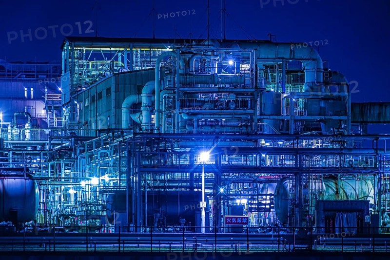 Factory night view of Kawasaki Keihin industrial zone. Shooting Location: Kawasaki City, Kanagawa Prefecture