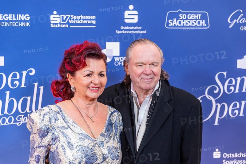The SemperOperaball 2025 celebrated its 100th anniversary on Friday. Germany's most beautiful classical entertainment event once again proved to be a complete success this year and offered a first-class programme created by top artists. Traditionally, thousands of Dresdeners also celebrated the event of the year outside on the theatre square at the SemperOperairball. Viola Klein and Hermjo Klein, Dresden, Saxony, Germany, Europe