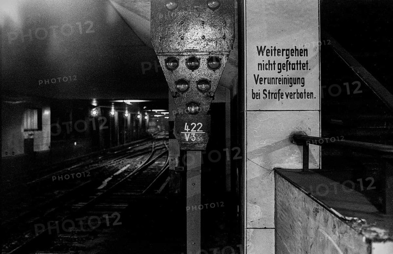 GDR, Berlin, 17 June 1990, Potsdamer Platz S-Bahn station, 28 years ghost station, tunnel