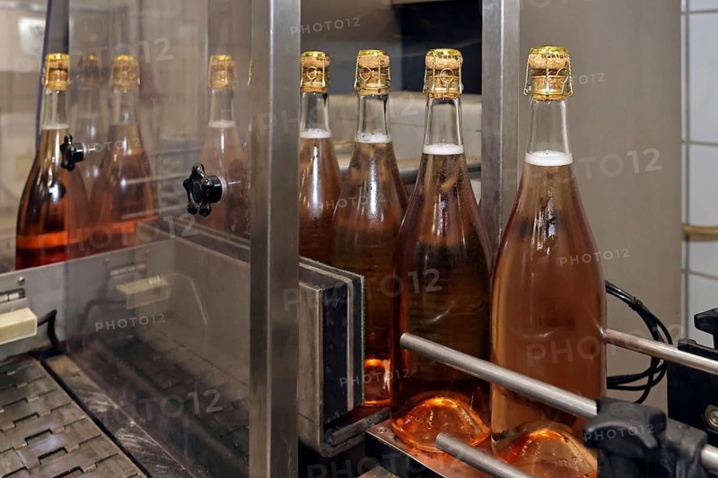 Sparkling wine bottling