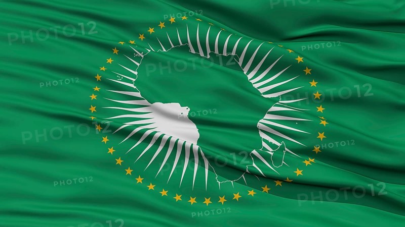 Nahaufnahme der Flagge der Afrikanischen Union, die im Wind weht, hohe Auflösung