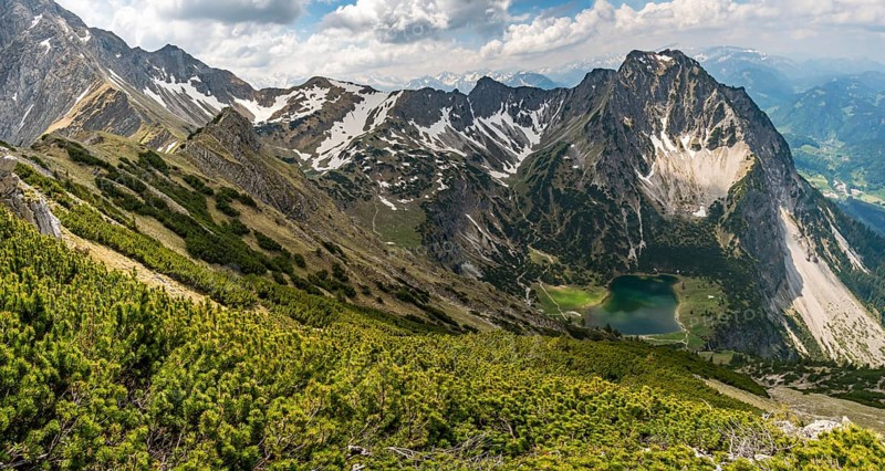 Entschenkopf crossing with a fantastic panoramic view of the Upper and Lower Gaisalpsee and the Allgau Alps