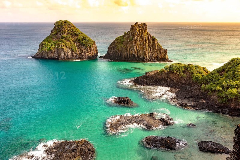 Fernando de Noronha, Brasil. Turquoise water around the Two Brothers rocks, UNESCO World Heritage Site, Brazil, South America