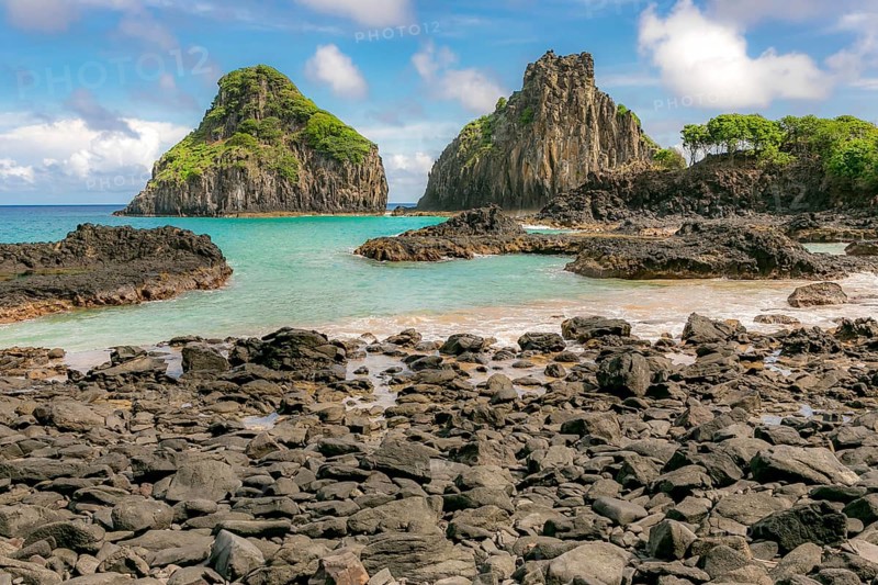 Fernando de Noronha, Brasil. Turquoise water around the Two Brothers rocks, UNESCO World Heritage Site, Brazil, South America. South America, South America